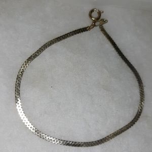 Simple gold colored bracelet chain